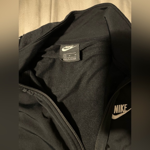 Men's Nike zip up sweater! - Picture 4 of 4